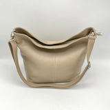 Tumbled leather shoulder bag with adjustable strap and chrome hardware_Taupe