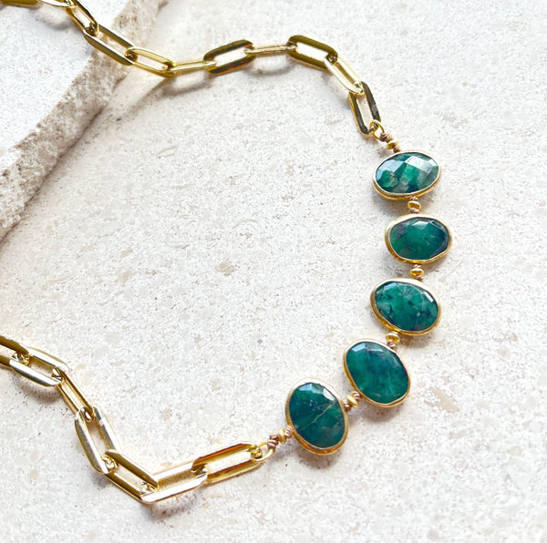 Raw Emerald Bezel Necklace_closer look