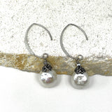 Sterling Silver Boulder Pearl Earrings_ closer look